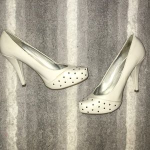 Charlotte Russe size 9 white heels 👠